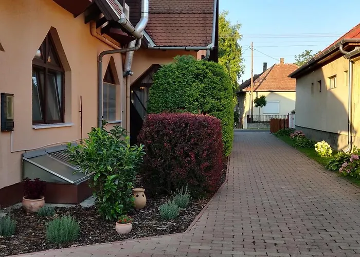 Korona Panzio 3* Балатонберень