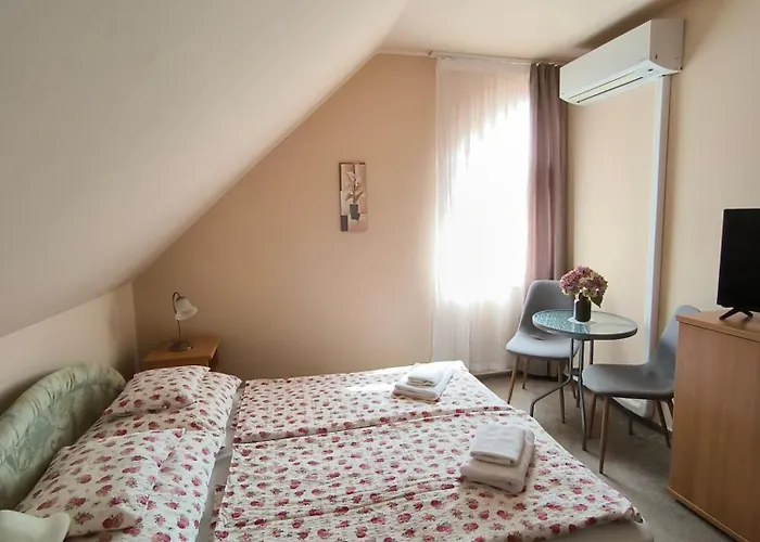 Korona Panzio Bed & Breakfast Balatonberény